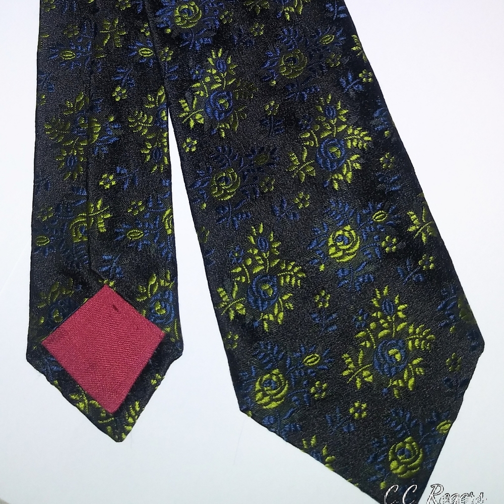 Vintage embroidered Brioni tie 👔